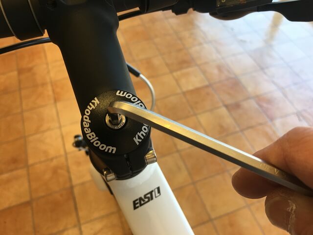 スポーツ自転車ハンドルがガタガタした時の「アヘッドステム」調整方法/ コスナサイクル