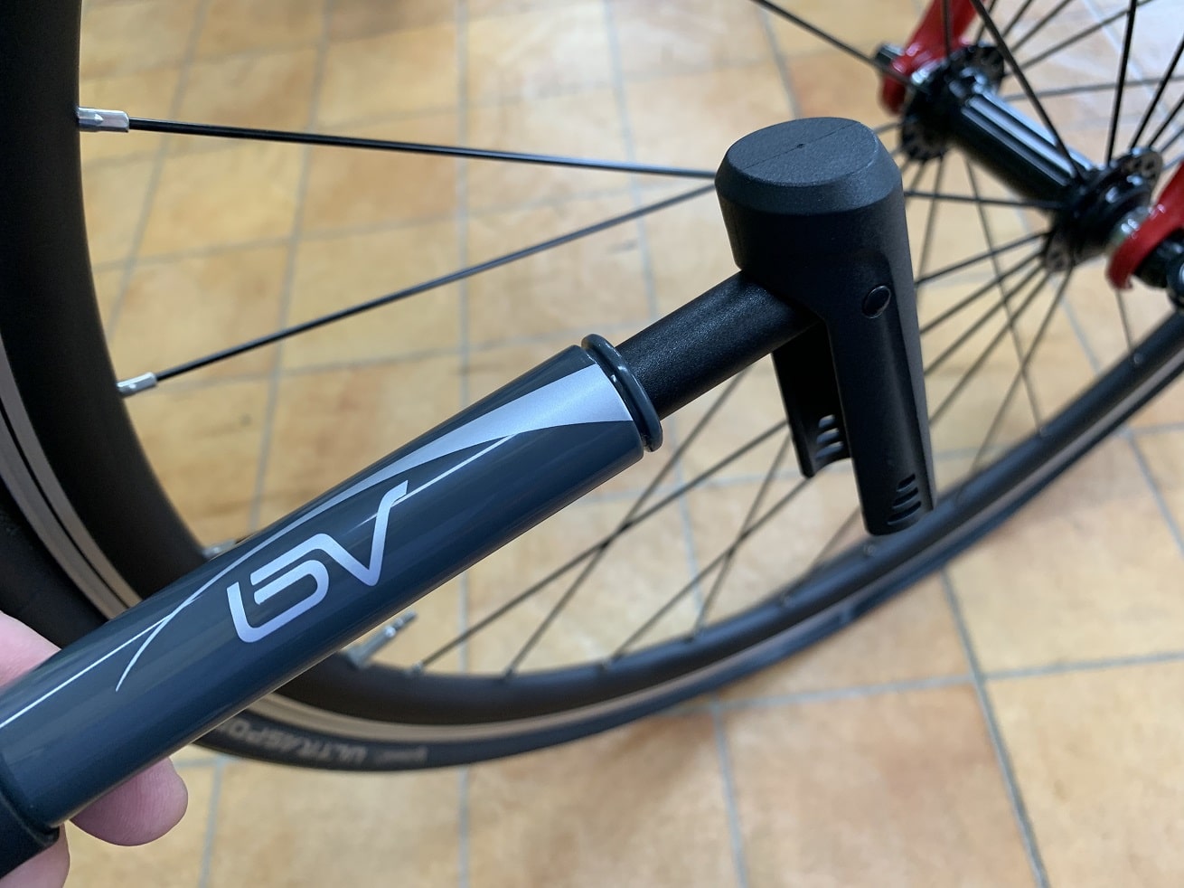 2つの自転車携帯ポンプ試して比較してみた/ 店長おすすめとAmazon評価